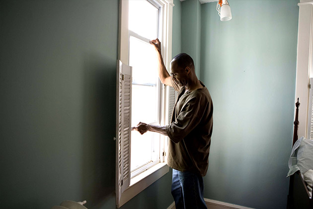 Comment réparer un mécanisme de fermeture de fenêtre ? - Direct Artisans